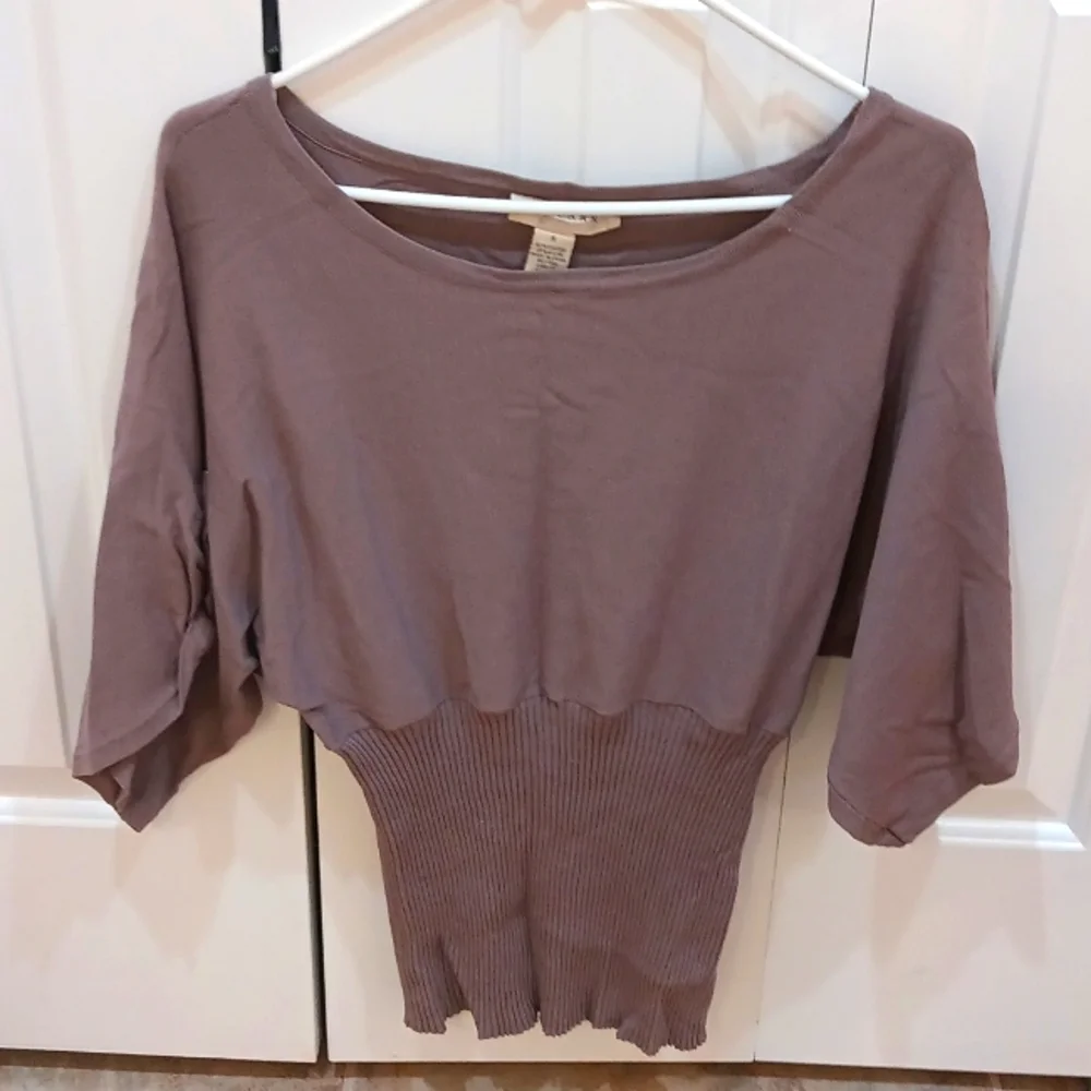 Women's sweater - Picture 1 of 3